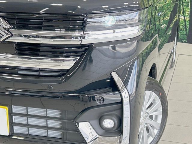 【LEDヘッドライト】悪天候や夜間走行時も良好な視界を確保し安心して運転できる高輝度LEDヘッドライトを装備！点灯速度が早く、消費電力も抑えられています。
