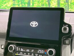 【大画面ナビ】人気の大型10インチナビを装備。存在感のある大画面はインパクト大！ナビ利用時のマップ表示は見やすく、テレビやDVDは臨場感がアップ！いつものドライブがグッと楽しくなります♪