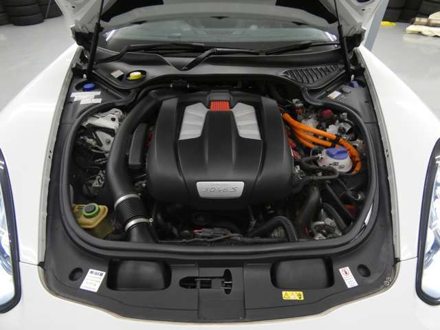 フル装備　ABS　PSM　SRSエアバッグ　PASM付アダプティブエアサスペンション