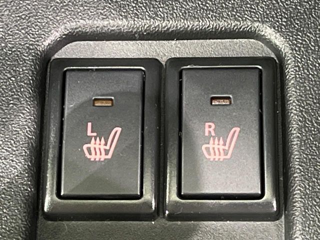 【シートヒーター】寒い日に重宝するシートヒーター！エアコンより早く温まってくれるので寒がりの人も安心ですね♪エアコンの温風は乾燥するから苦手、という方にもをおすすめです。