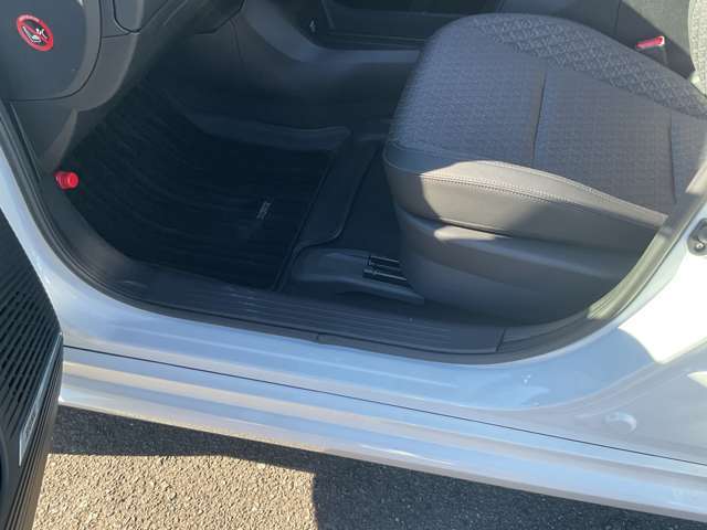 乗り降りし易いステップ