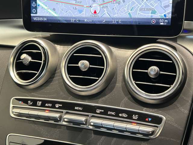 ご遠方の場合でも、下取り車両の金額を概算でお出しすることは可能でございます。車検証をお手元に、走行距離をご確認の上お問い合わせくださいませ。