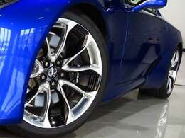 ★STRUCTURAL BLUE　標準装備　フロント245/40RF21＋リア275/35RF21タイヤ＋鍛造アルミホイール（ポリッシュ仕上げ＋ブラック塗装）