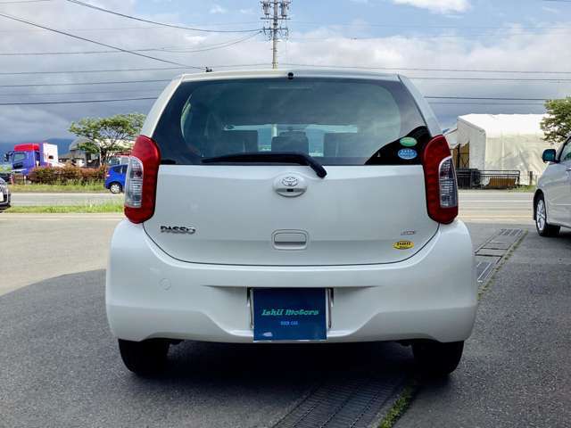 外装につきましては多少キズ・へこみはございますがひどい状態ではありませんので現車確認していただき、ご判断ください。