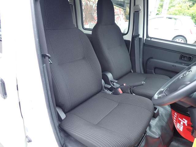 中古自動車販売士のいるお店です。お客様のカーライフを真剣にご提案させていただきます。