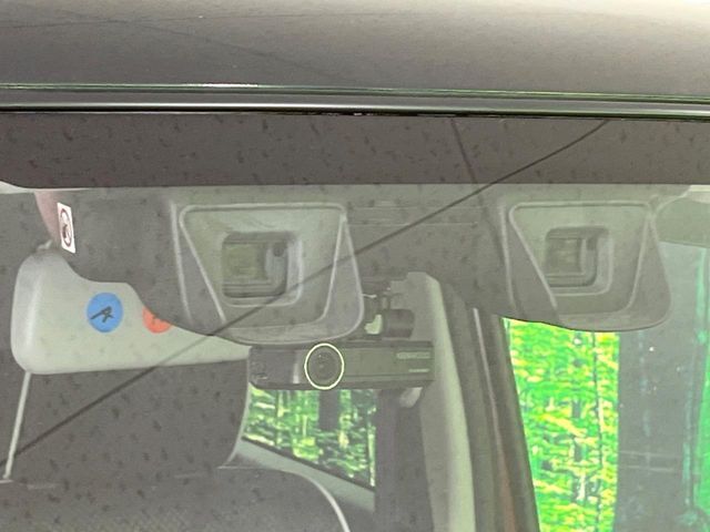 【スズキ　セーフティサポート】走行中に前方の車両等を認識し、衝突しそうな時は警報とブレーキで衝突回避と被害軽減をアシスト。より安全にドライブをお楽しみいただけます。