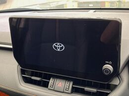 【10.5インチナビ】高級感とインパクトのある大画面ナビを装備。各種オーディオ操作はもちろん、スマホ連携もできる利便性の高いナビです♪