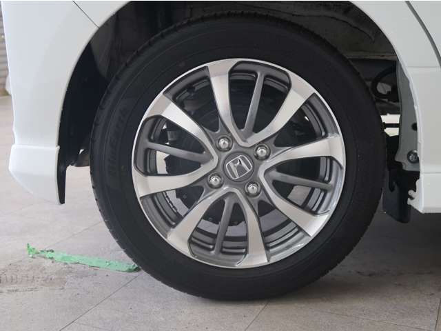 純正14インチアルミ　タイヤサイズ155/65R14