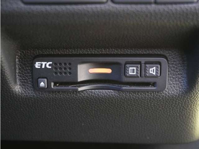 今や必需品の◆ETC車載器　装備車◆　有料道路を利用する際にスムースに通過でき、わずらわしい料金支払いから開放されます！