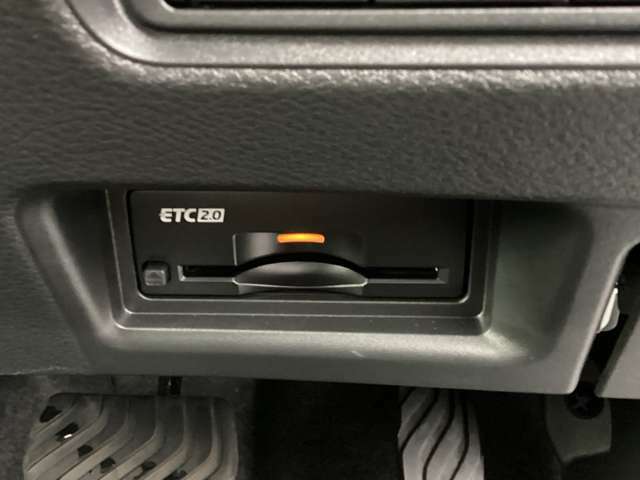 ETC2.0車載器です！高速道路の料金所で慌てて財布を探すことも無くなります！