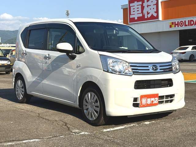 新車と同様の保証（有料）がつけられます。また各地域の店舗に最新の大型整備工場とプロメカニックが常駐しておりアフターメンテナンスもお任せください。