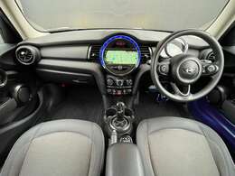 LIBERALAは、輸入車選びの新たなスタイルを提案するインポート・セレクト・ブランドです。オーナー様となる方がクルマから直接感じる感性を第一にした、最良の一台との出会いをコーディネートいたします。