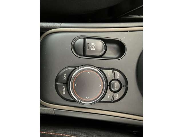 ユーザー様よりお買取りさせて頂いたお車を中心にお取り扱いしてます。走行管理システムを導入しメーター改ざんなどの不正チェックも行っております。