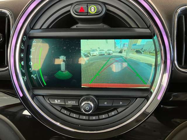 バックカメラ】駐車時に後方がリアルタイム映像で確認できます。大型商業施設や立体駐車場での駐車時や、夜間のバック時に大活躍！運転スキルに関わらず、今や必須となった装備のひとつです！
