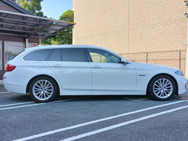 車両販売以外にも整備や車検、鈑金、ドラレコやAftermarketナビ取り付け、ガラスコーティング施工なども専門店ならではの安心価格にて対応可能です。
