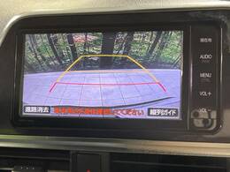 【バックカメラ】駐車時に後方がリアルタイム映像で確認できます。大型商業施設や立体駐車場での駐車時や、夜間のバック時に大活躍！運転スキルに関わらず、今や必須となった装備のひとつです！