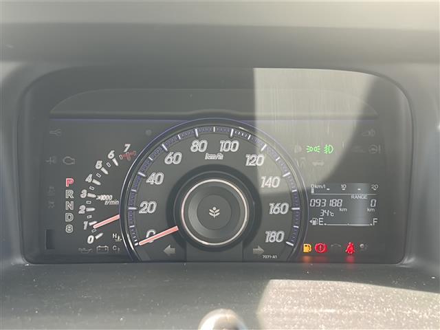 ユーザー様からの直接仕入れ＆在庫期間を平均1ヶ月とすることでお車の品質を高めております。数日前まで乗られていたお車と数ヶ月間展示されていたお車。品質の差は歴然です！