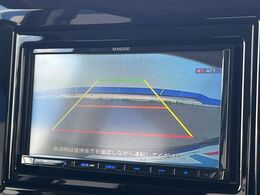 【バックカメラ】駐車時に後方がリアルタイム映像で確認できます。大型商業施設や立体駐車場での駐車時や、夜間のバック時に大活躍！運転スキルに関わらず、今や必須となった装備のひとつです！