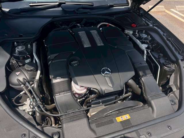 【主要諸元】　V型6気筒DOHCツインターボ/2996cc/9速AT367ps/51.0kg.m全長464×全幅187×全高130