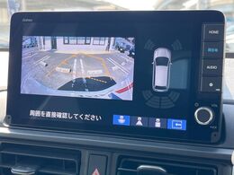 【バックカメラ】駐車時に後方がリアルタイム映像で確認できます。大型商業施設や立体駐車場での駐車時や、夜間のバック時に大活躍！運転スキルに関わらず、今や必須となった装備のひとつです！