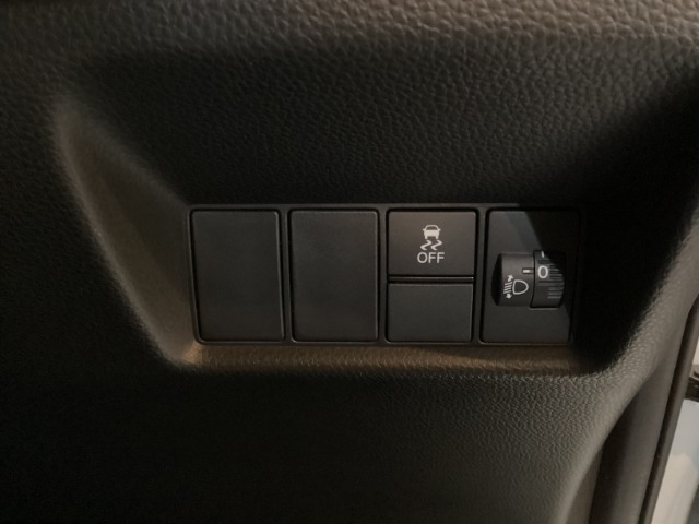 ディーラー整備士による納車前整備とアフターサービスは当店でお求めいただくのメリットのひとつです。