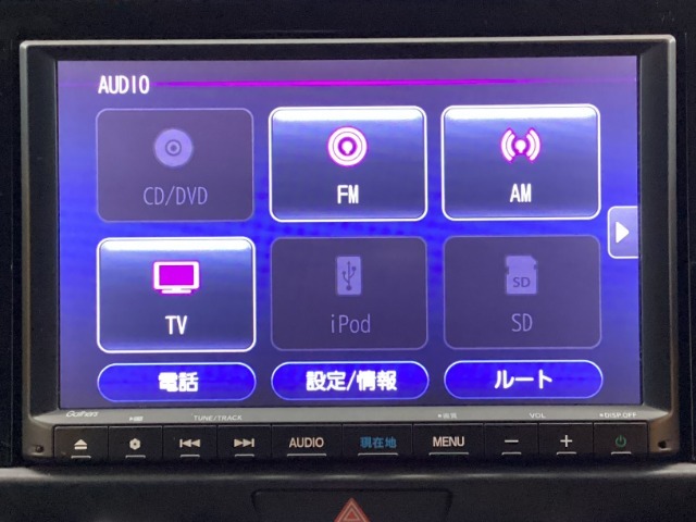メモリーインターナビ付いています。スマートフォンとの連動も可能です。