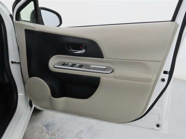 内張りもしっかりクリーニングしております。