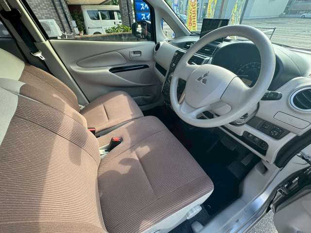 運転席も広くて快適♪