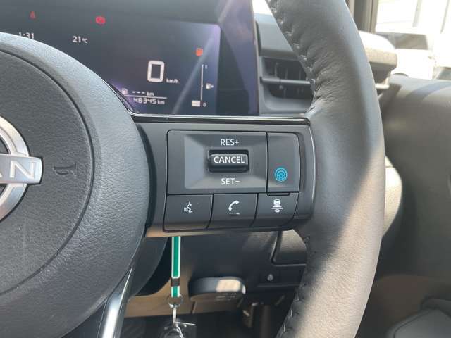 プロパイロット：先行車との距離を測定し、運転者がセットした車速を上限としてシステムがアクセルとブレーキの操作を行い、車速に応じた車間距離を保ちながら走行します☆