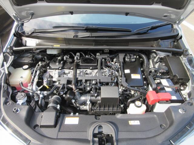 エンジンルームも綺麗に仕上がっております。　営業時間は10時～18時まで、毎週水曜日が定休日となっております。お問い合わせをスタッフ一同、お待ちしております♪