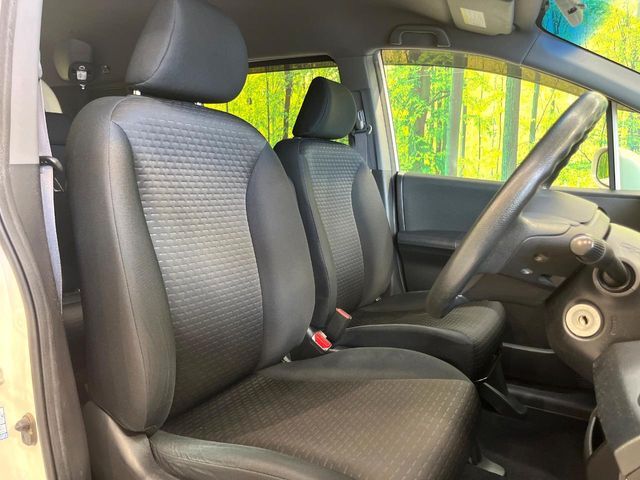 ドライバーによって運転しやすいポジションは異なり、あの車はどうなのか不安なこともありますよね。気になるお車は店頭で乗り込んでご確認いただけます♪