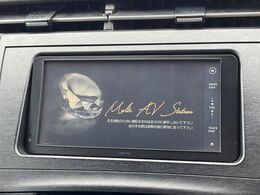 【純正ナビ】人気の純正ナビを装備しております。ナビの使いやすさはもちろん、オーディオ機能も充実！キャンプや旅行はもちろん、通勤や買い物など普段のドライブも楽しくなるはず♪