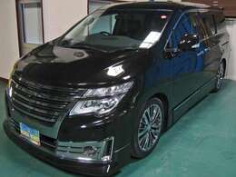 【ハイパフォーマンススペック仕様】●専用19インチ光輝アルミホイール（ダーク調）●専用VDC（ビークルダイナミクスコントロール）＋ブレーキLSD