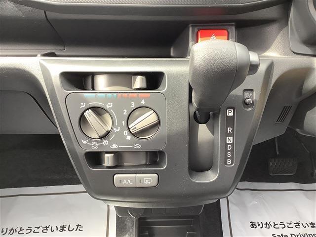 知識、経験豊富なスタッフ達がお客様に最適な1台をご案内致します。