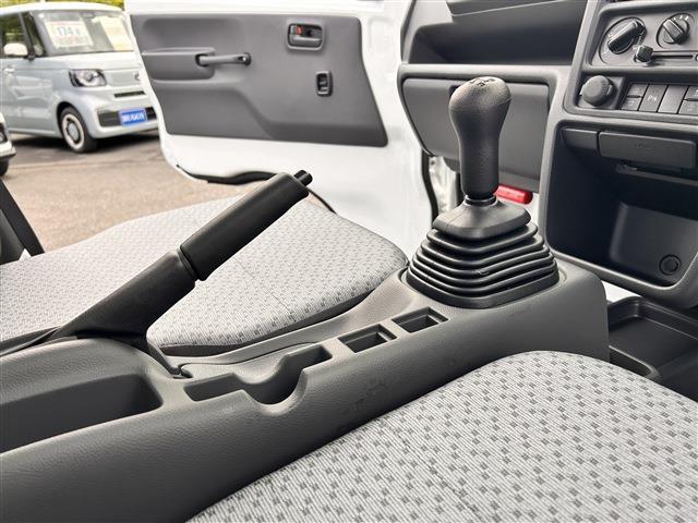 ☆動かしやすいシフトでストレスフリーな運転を！