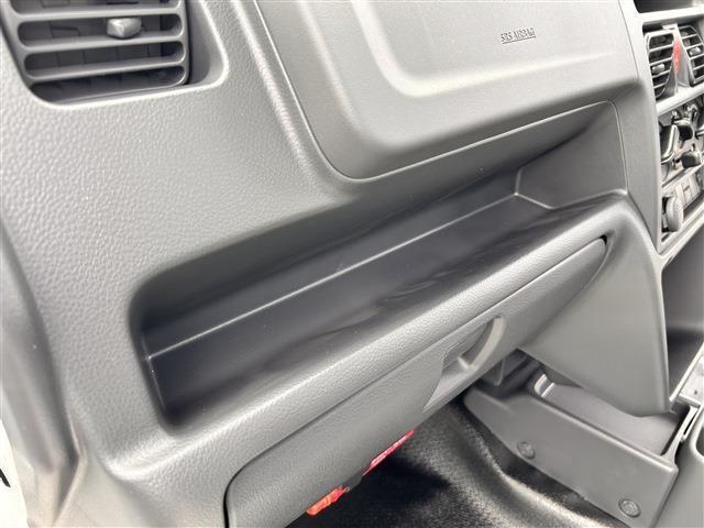 ようこそ！車のテーマパークへ！10万円～高級車まで！展示台数200台！ゆったり過せるショールーム完備！岩国ICを降りたらすぐ！バギーの看板が見えます！お客様のご来店をスタッフ一同お待ちしております！