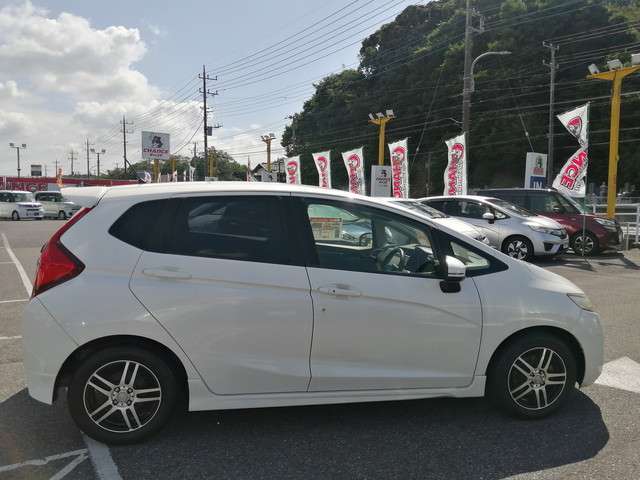 お待たせしました。大人気車入荷いたしました。スタッフの厳選車両！1度ご覧になって下さい！