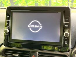 【大画面ナビ】人気の大型9インチナビを装備。存在感のある大画面はインパクト大！ナビ利用時のマップ表示は見やすく、テレビやDVDは臨場感がアップ！いつものドライブがグッと楽しくなります♪