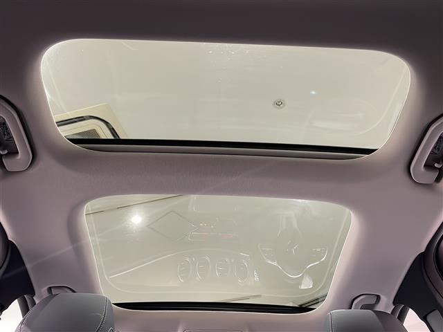 LIBERALAは全国に約45店舗以上※。どの店舗の在庫でもお近くのLIBERALAでご購入いただけます。※2023年10月現在