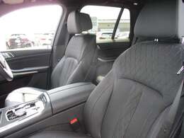 車内での喫煙歴も無く綺麗な状態をキープしております。