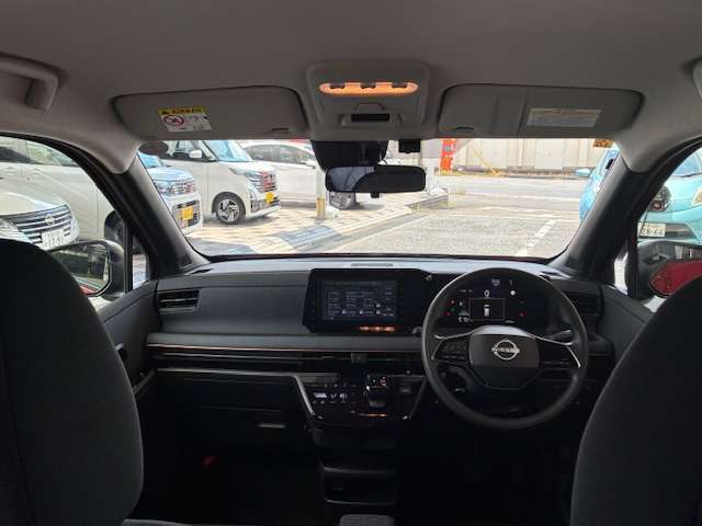 運転席・インパネまわりの画像です！ドライブがより一層快適にお楽しみいただけると思います！