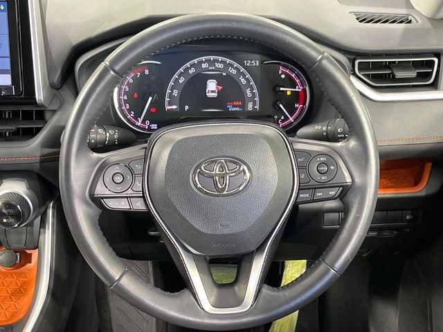 【ステアリングスイッチ】運転中、前方から目線をそらすことなく、オーディオ等の操作が可能な便利機能！安心＆快適なドライブを演出してくれます♪