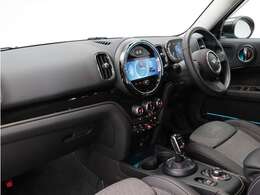 クラシックMINIの特徴を踏襲しつつ、新しいデザインに生まれ変わったインパネまわり