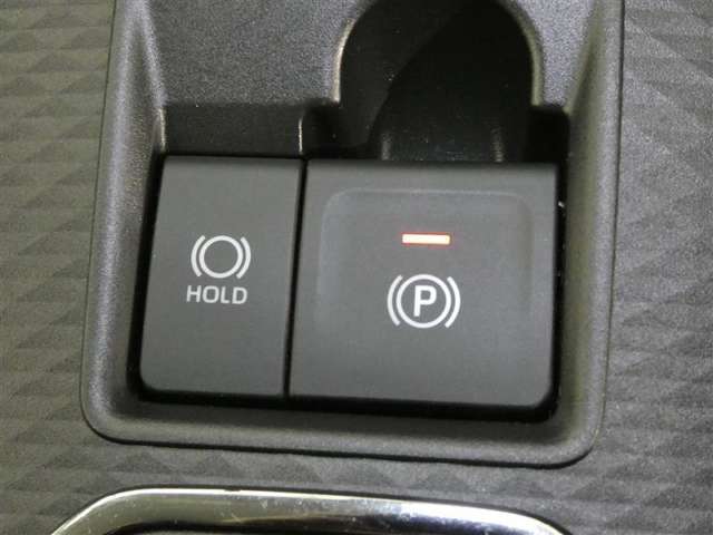 【電動パーキングブレーキ】・・・パーキングブレーキはスイッチ操作です。シフトレバーをPポジションに入れると自動で作動し、その他のシフトポジションにシフトすると解除されるオート機能付です。