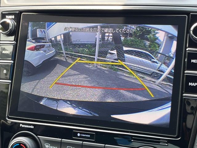 【バックカメラ】駐車時に後方がリアルタイム映像で確認できます。大型商業施設や立体駐車場での駐車時や、夜間のバック時に大活躍！運転スキルに関わらず、今や必須となった装備のひとつです！