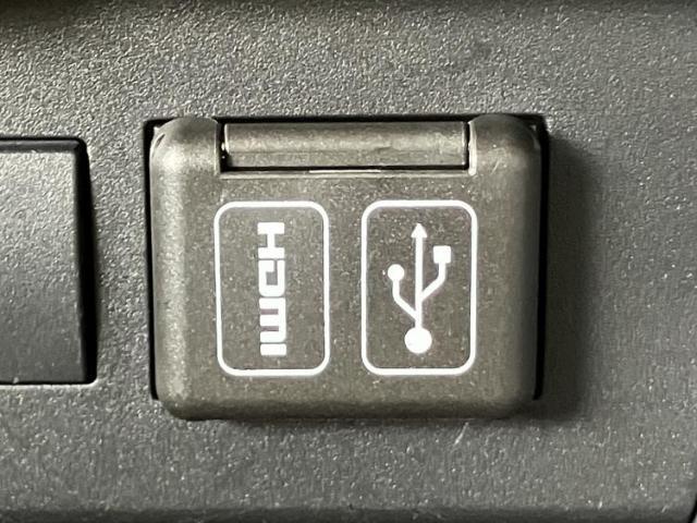 WECARSの展示場では実際に見て、触ってお車をお選びいただけます！知識の豊富な営業スタッフが様々なカーライフをご提案いたします！