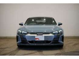 Audi e-tron GT quattro/LED ヘッドライト /アルミホイール 5スポーク エアロモジュール ブラック (フロント9.0J x 20/リヤ11.0J x 20) タイヤ フロント245/45R20 リヤ285/40R20