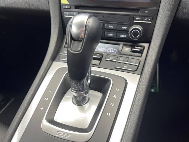 気になる箇所や、画像のリクエストなどお気軽にオートステージ堺のプレミアムカー専門スタッフにお問い合わせください。TEL：072-224-4908