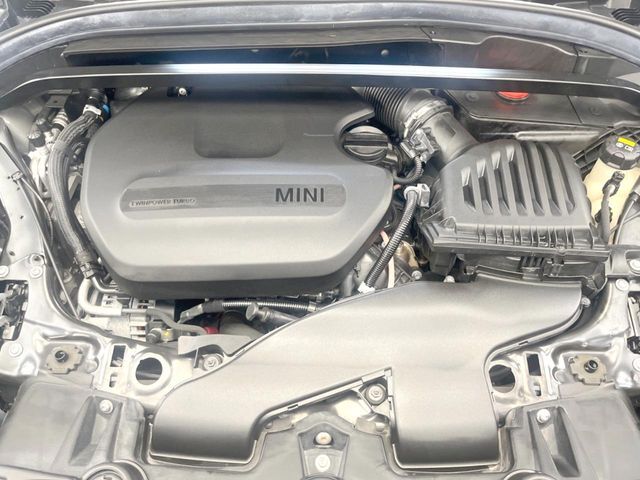 ●当店では、各メーカーの専用診断テスターを導入。国家資格を持つテクニカルスタッフも常駐しておりますので、万が一の際にも安心してご利用いただけます。