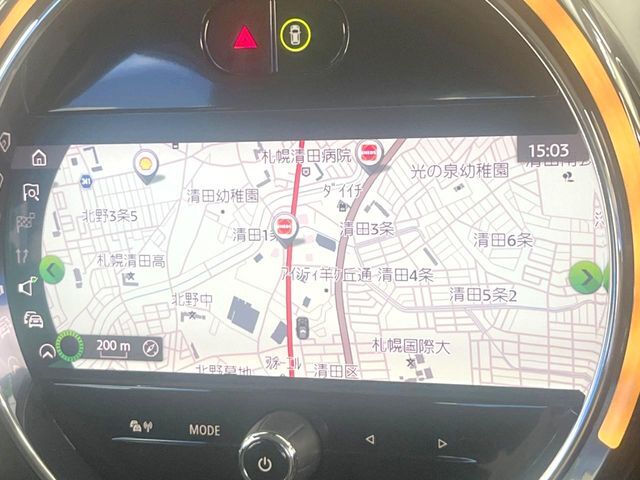 ●純正ナビ:一体感のあるナビは、高級感ある車内を演出してくれます。Bluetooth再生などオーディオ機能も充実しておりますので、運転もより楽しめます♪